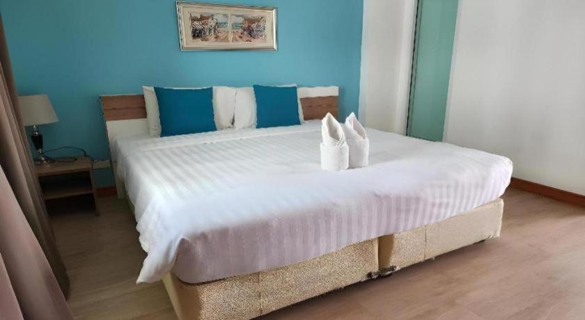 Hotel By Dee @Jomtien Pattaya Esterno foto