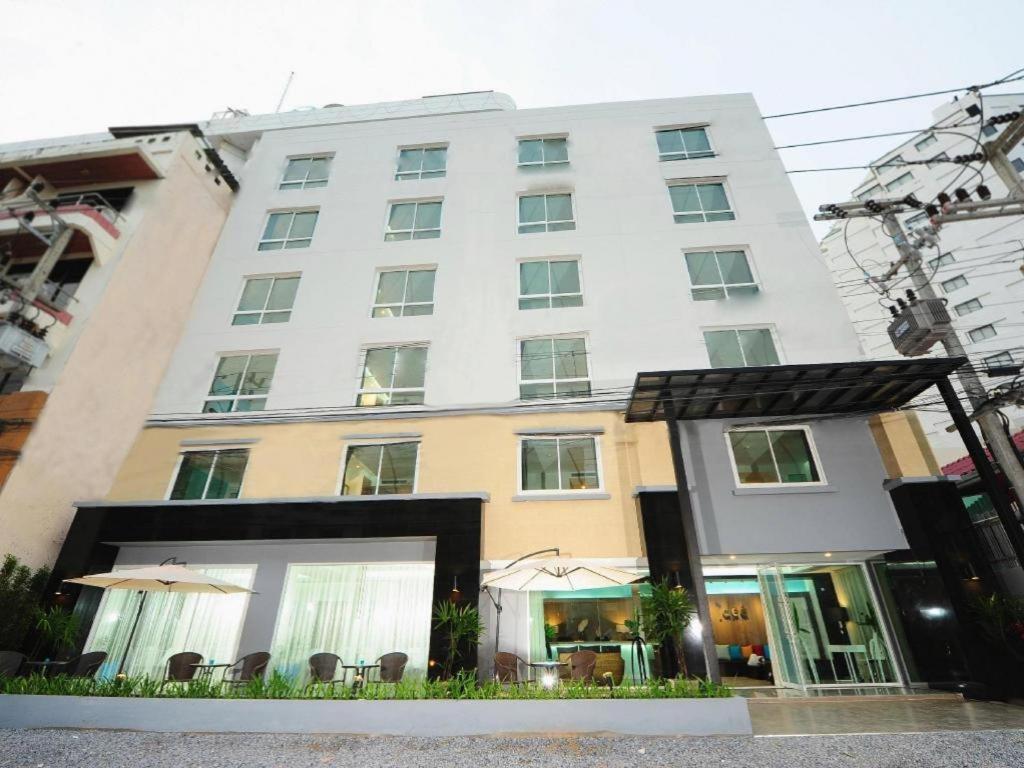 Hotel By Dee @Jomtien Pattaya Esterno foto