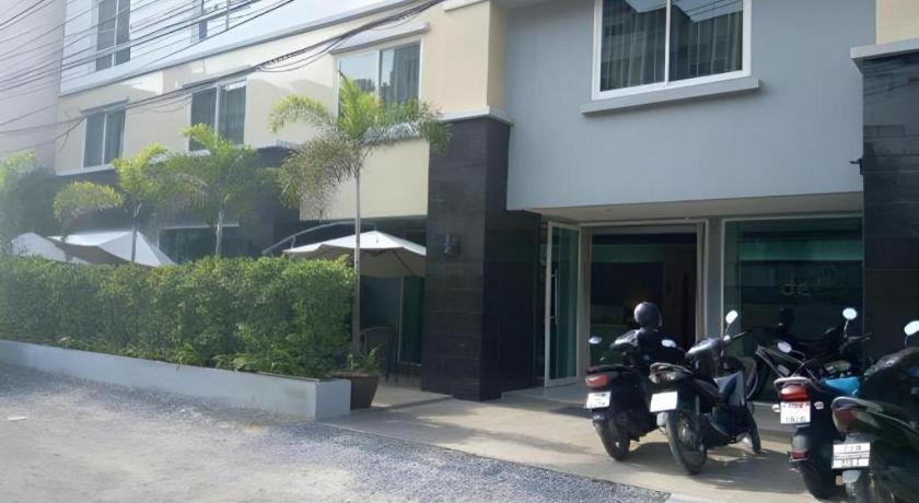 Hotel By Dee @Jomtien Pattaya Esterno foto